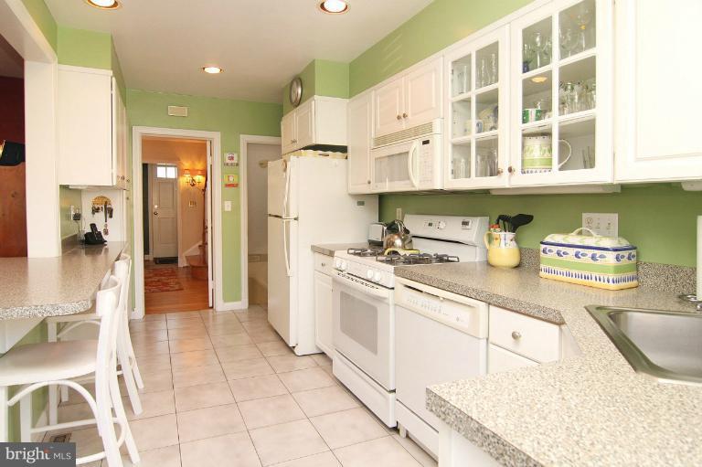 212 Gaywood Road Baltimore, MD 21212 - Photo 4 of 30 Kitchen