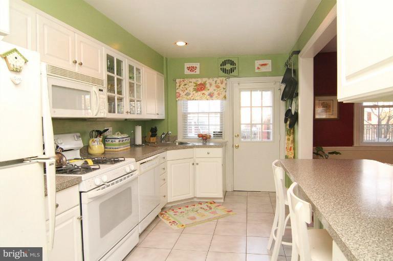 212 Gaywood Road Baltimore, MD 21212 - Photo 9 of 30 Kitchen