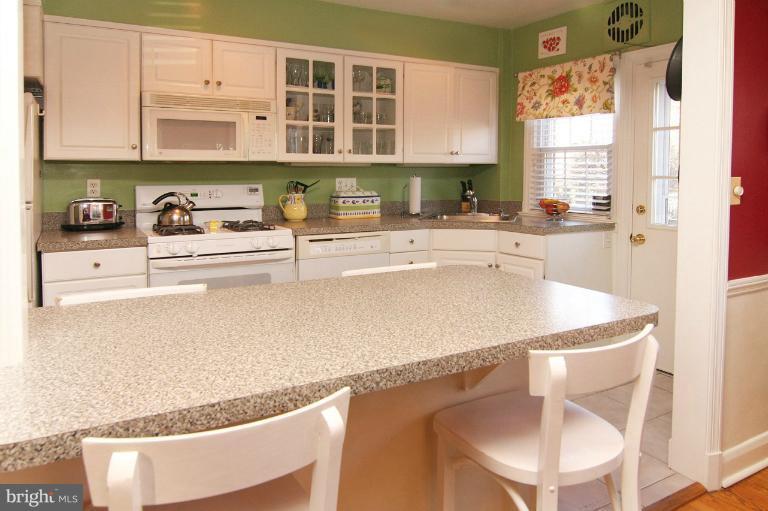 212 Gaywood Road Baltimore, MD 21212 - Photo 10 of 30 Kitchen