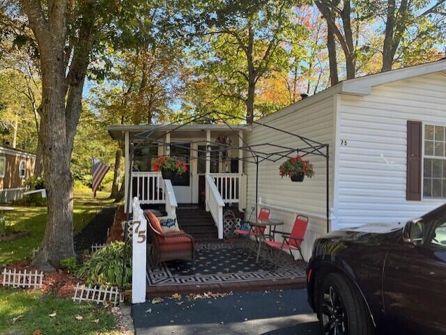 75 Caincrest Road York, ME 03909 - Photo 1 of 21 Front w walkway