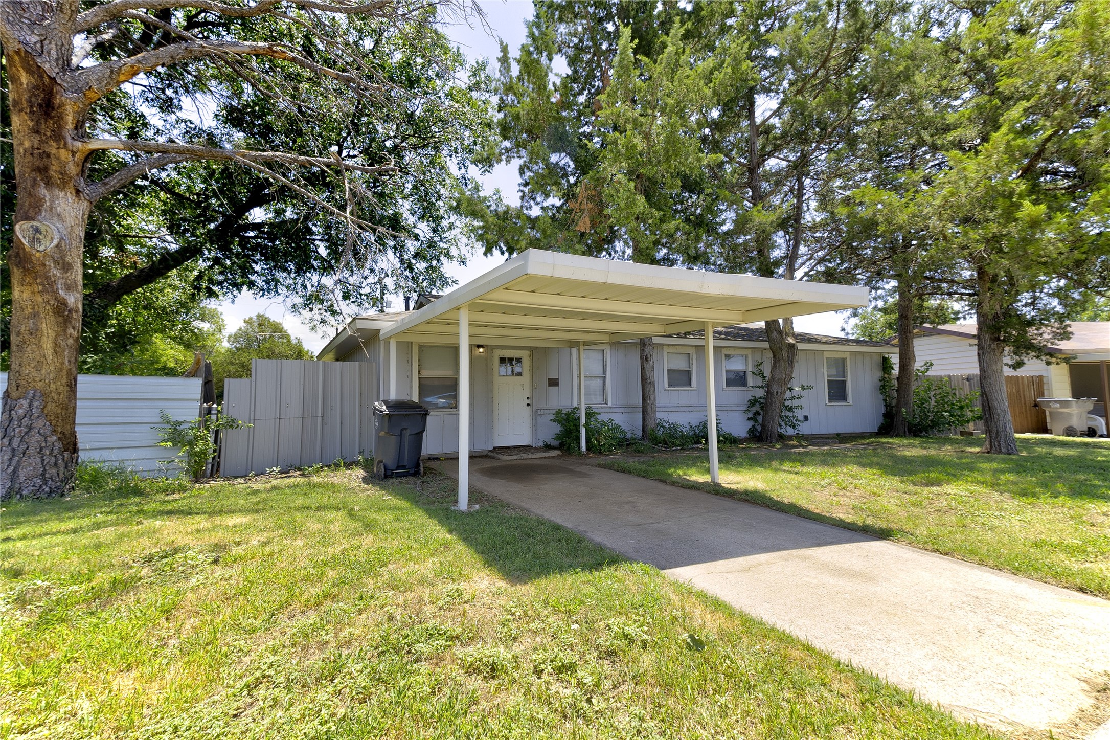 1635 Longview Street Wichita Falls, TX 76306 - Photo 2 of 4