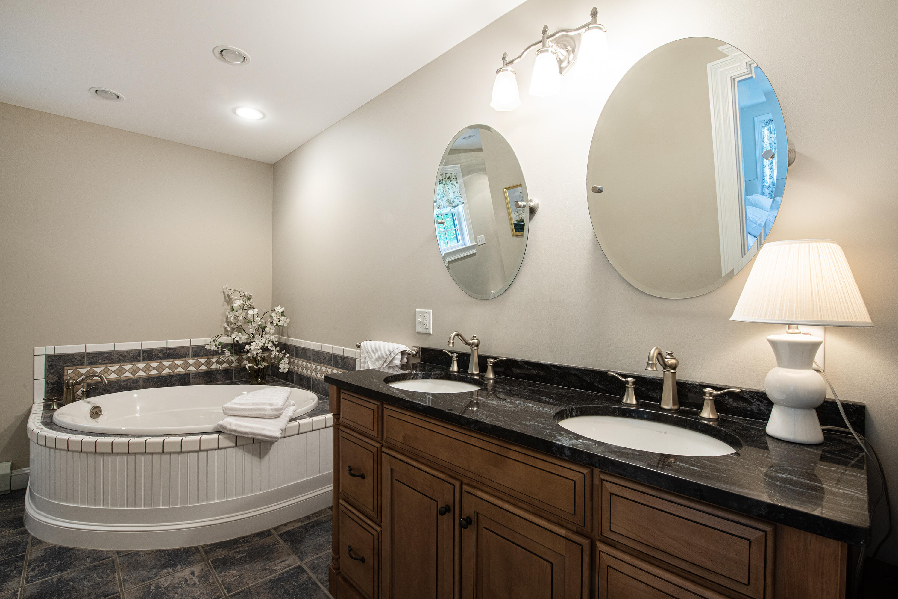 9 Langsford Road Kennebunkport, ME 04046 - Photo 24 of 49 27_9LangsfordRd_Booth