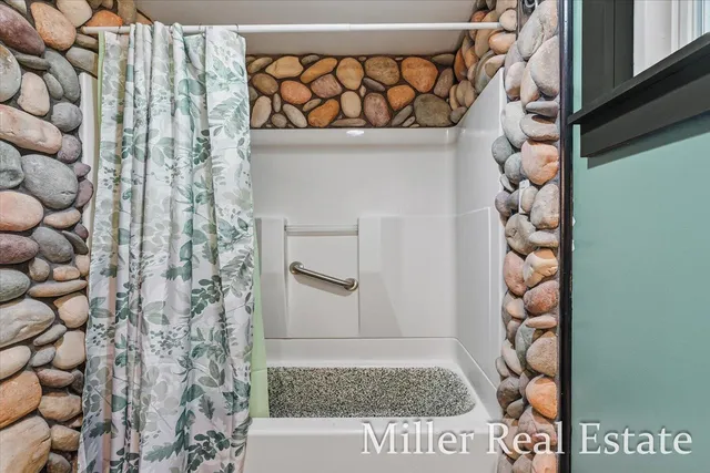 $287,000 | 303 East Colfax Street, Hastings, MI 49058