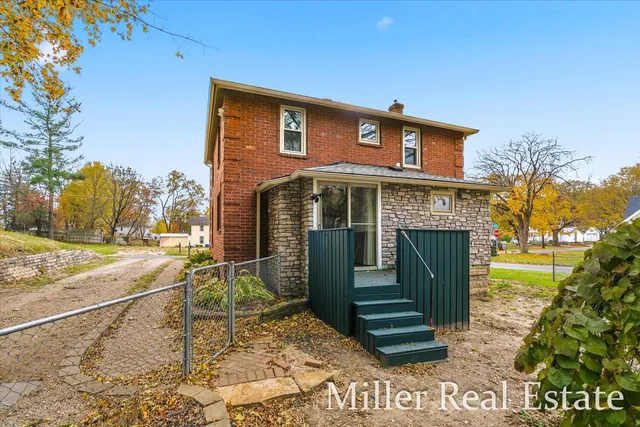 $287,000 | 303 East Colfax Street, Hastings, MI 49058