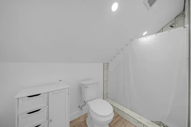 $2,500 | 127 Henry Avenue, Unit 2B, Lynn, MA 01902