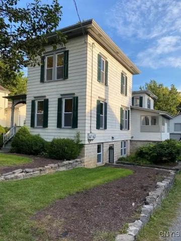 $2,000 | 206 East Genesee Street, Manlius, NY 13066