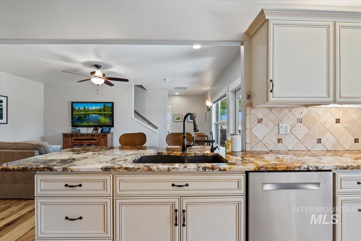 5410 West Beacon Light Road Eagle, ID 83616 - Photo 8 of 50