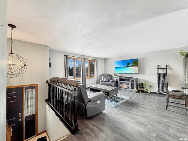 $225,000 | 101 Regent Court, East Peoria, IL 61611