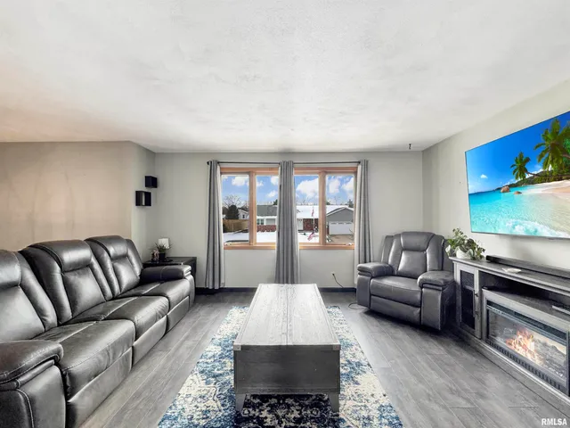 $225,000 | 101 Regent Court, East Peoria, IL 61611