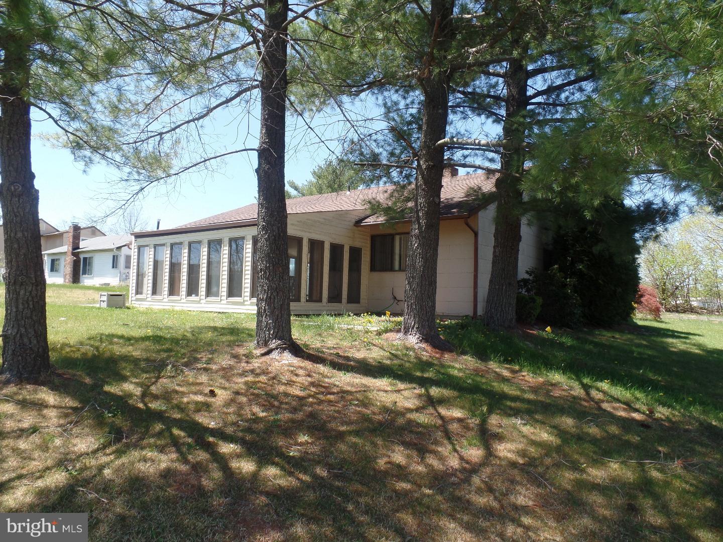 522 Four Mile Branch Road Sicklerville, NJ 08081 - Photo 3 of 16 Gallery Image 3
