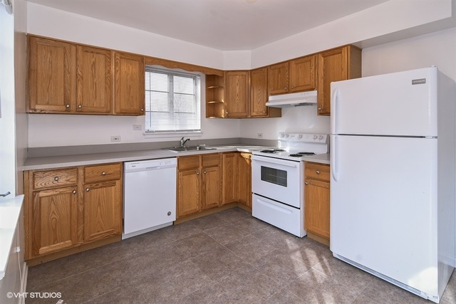 1332 Greenwillow Lane, Unit 7 Glenview, IL 60025 - Photo 3 of 6