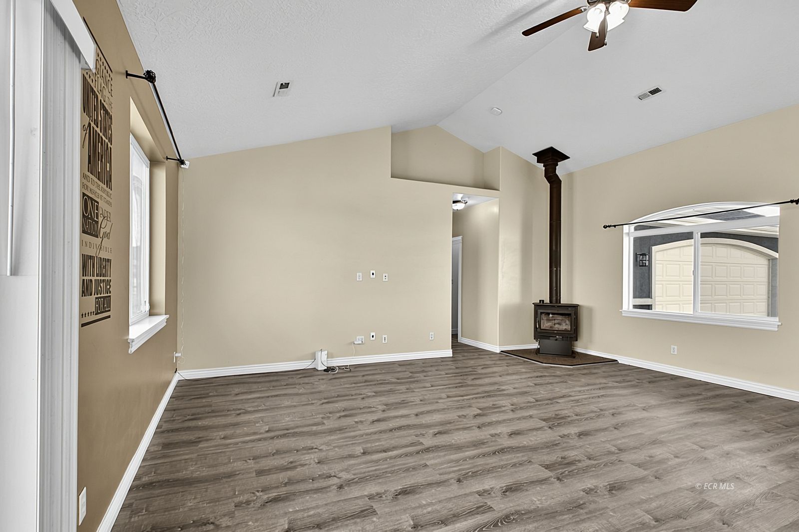 455 Bluejay Drive Spring Creek, NV 89815 - Photo 5 of 33