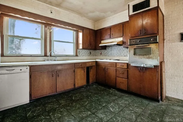 $475,000 | 33 Albion Ovl, Mahopac, NY 10541