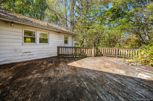 $475,000 | 33 Albion Ovl, Mahopac, NY 10541