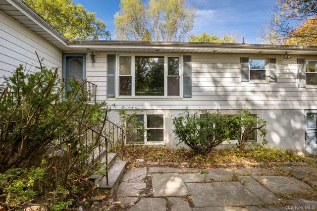 $475,000 | 33 Albion Ovl, Mahopac, NY 10541