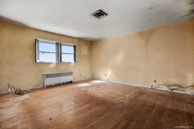 $475,000 | 33 Albion Ovl, Mahopac, NY 10541