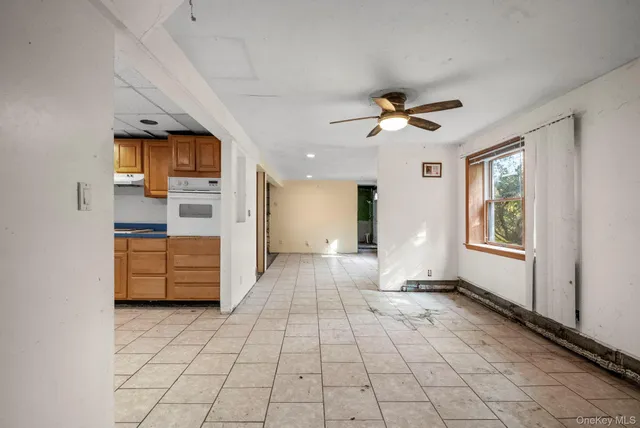 $475,000 | 33 Albion Ovl, Mahopac, NY 10541