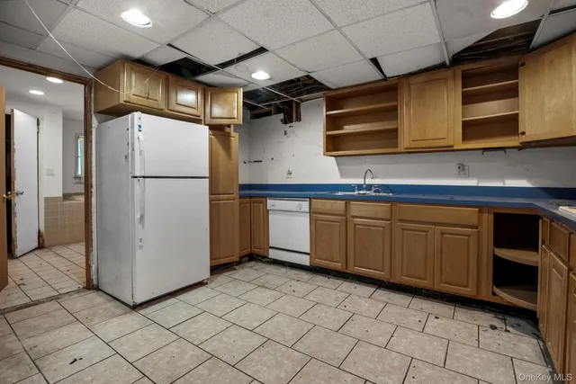 $475,000 | 33 Albion Ovl, Mahopac, NY 10541