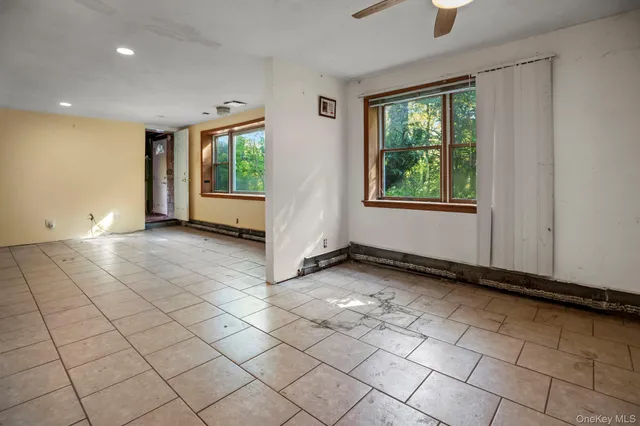 $475,000 | 33 Albion Ovl, Mahopac, NY 10541