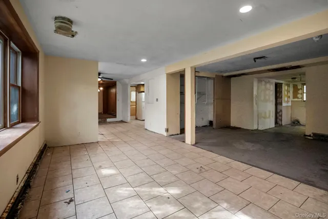 $475,000 | 33 Albion Ovl, Mahopac, NY 10541