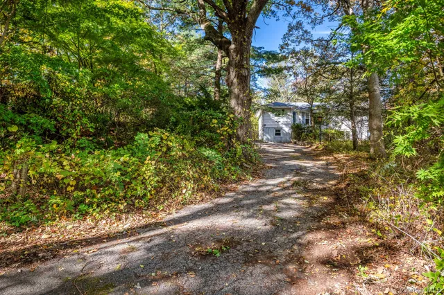 $475,000 | 33 Albion Ovl, Mahopac, NY 10541