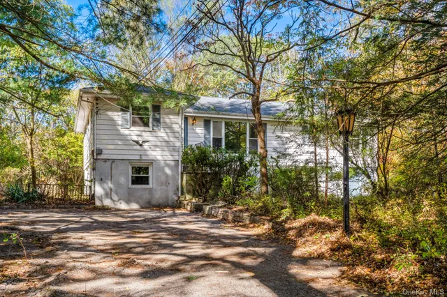 $475,000 | 33 Albion Ovl, Mahopac, NY 10541