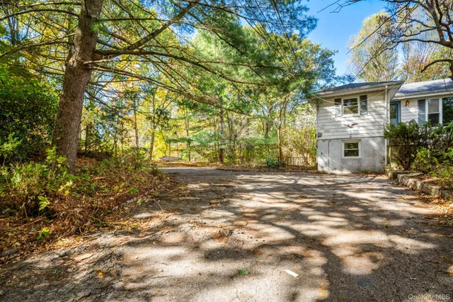 $475,000 | 33 Albion Ovl, Mahopac, NY 10541