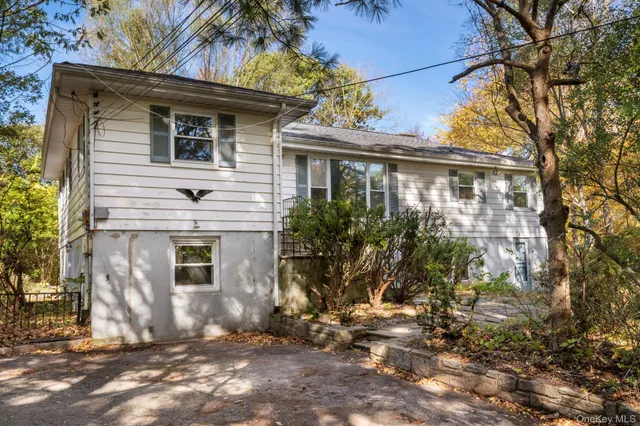 $475,000 | 33 Albion Ovl, Mahopac, NY 10541