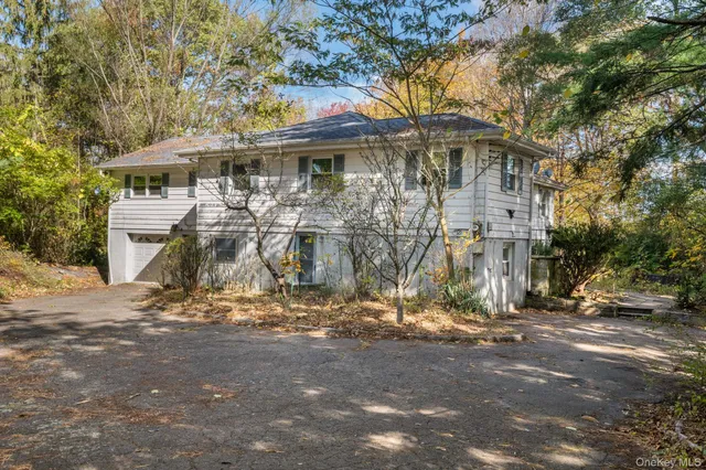 $475,000 | 33 Albion Ovl, Mahopac, NY 10541