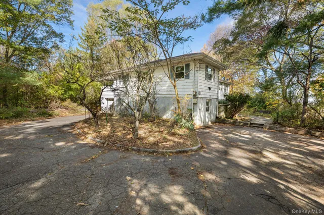 $475,000 | 33 Albion Ovl, Mahopac, NY 10541