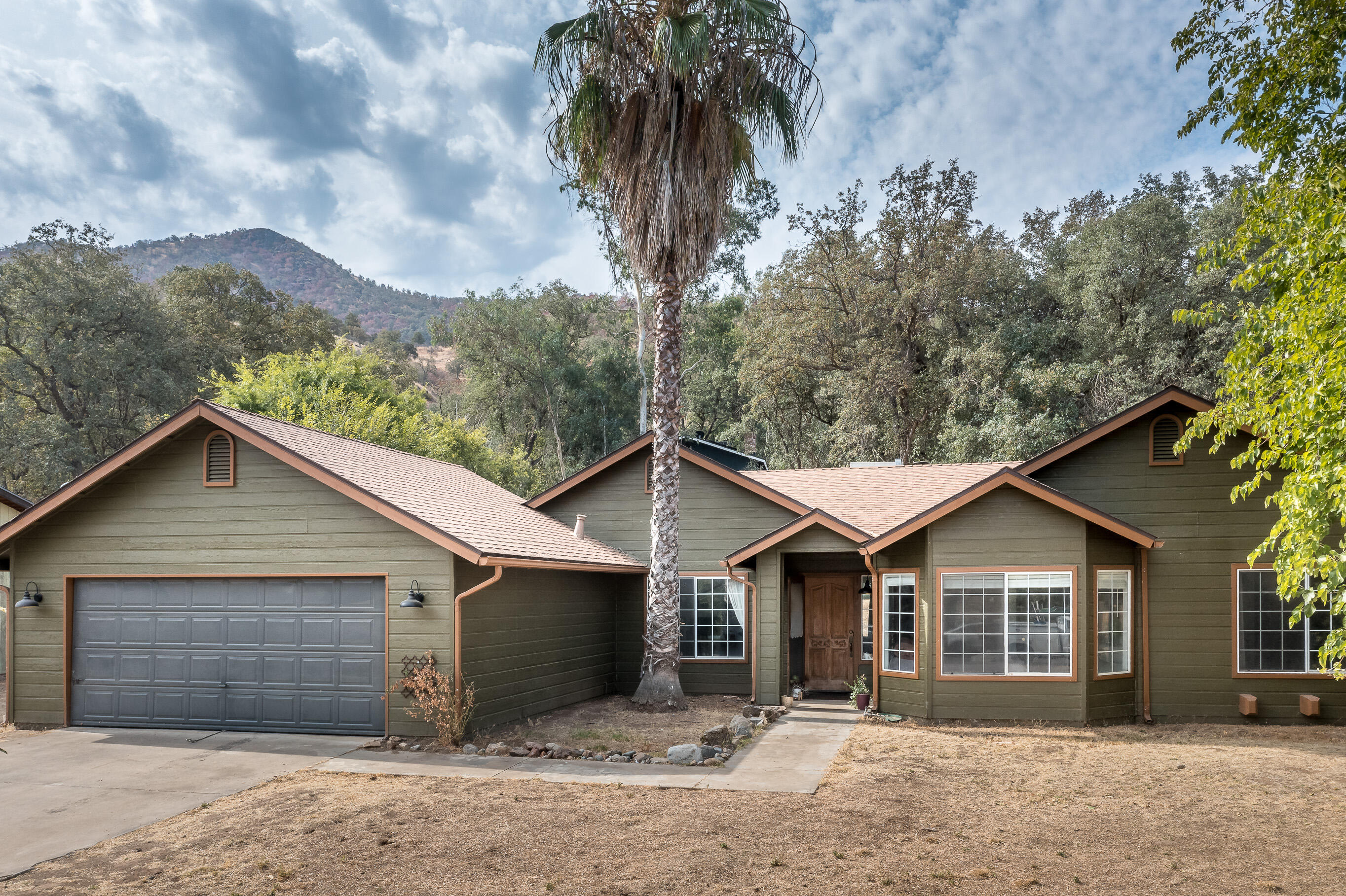 41085 Oak Ridge Drive Three Rivers, CA 93271 - Photo 1 of 39 -