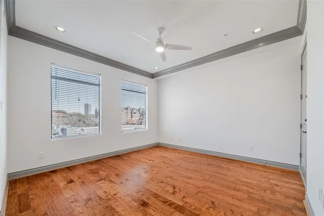 a view of empty room with window