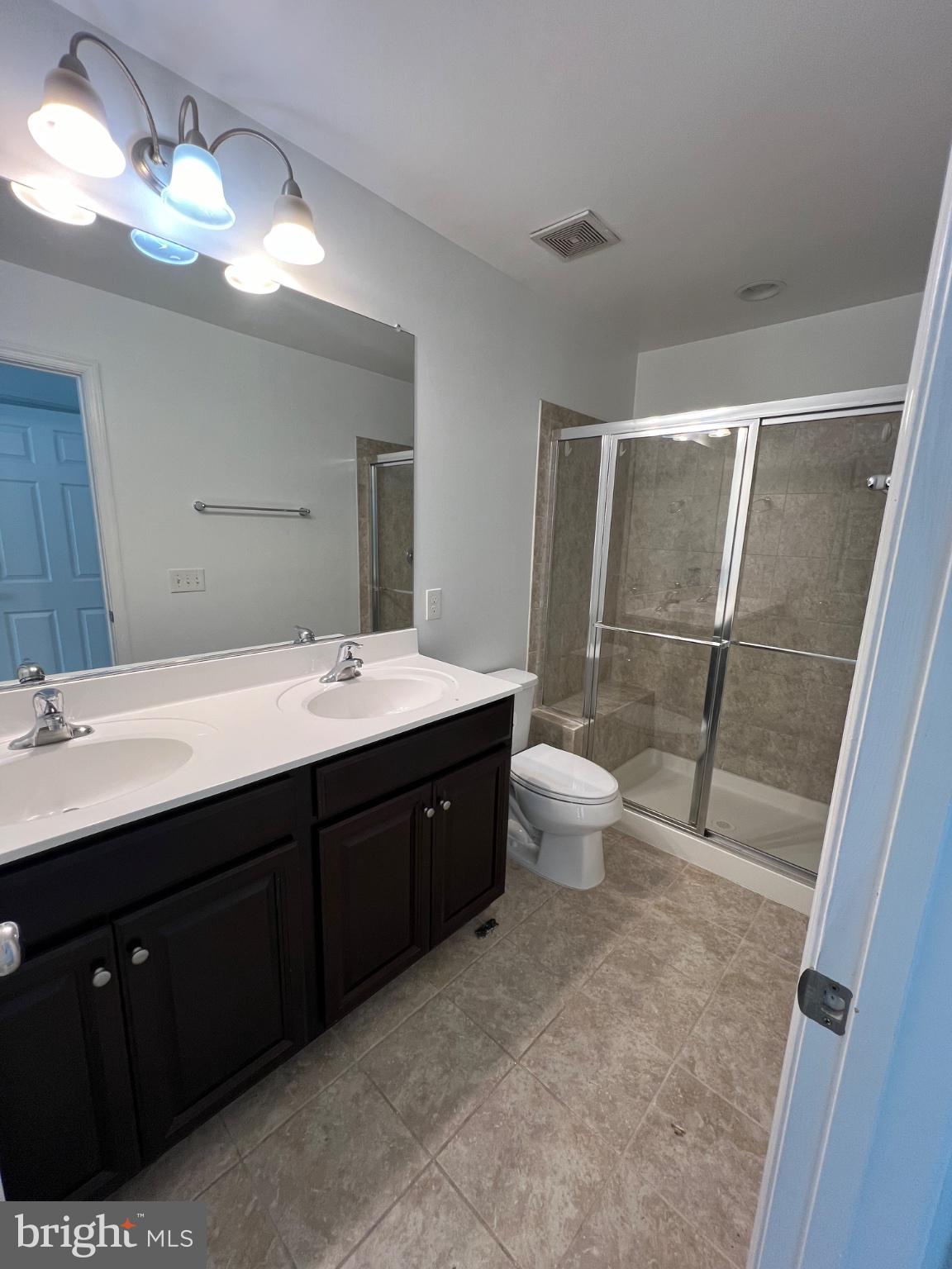 17087 Gibson Road Dumfries, VA 22026 - Photo 18 of 29 Primary bathroom