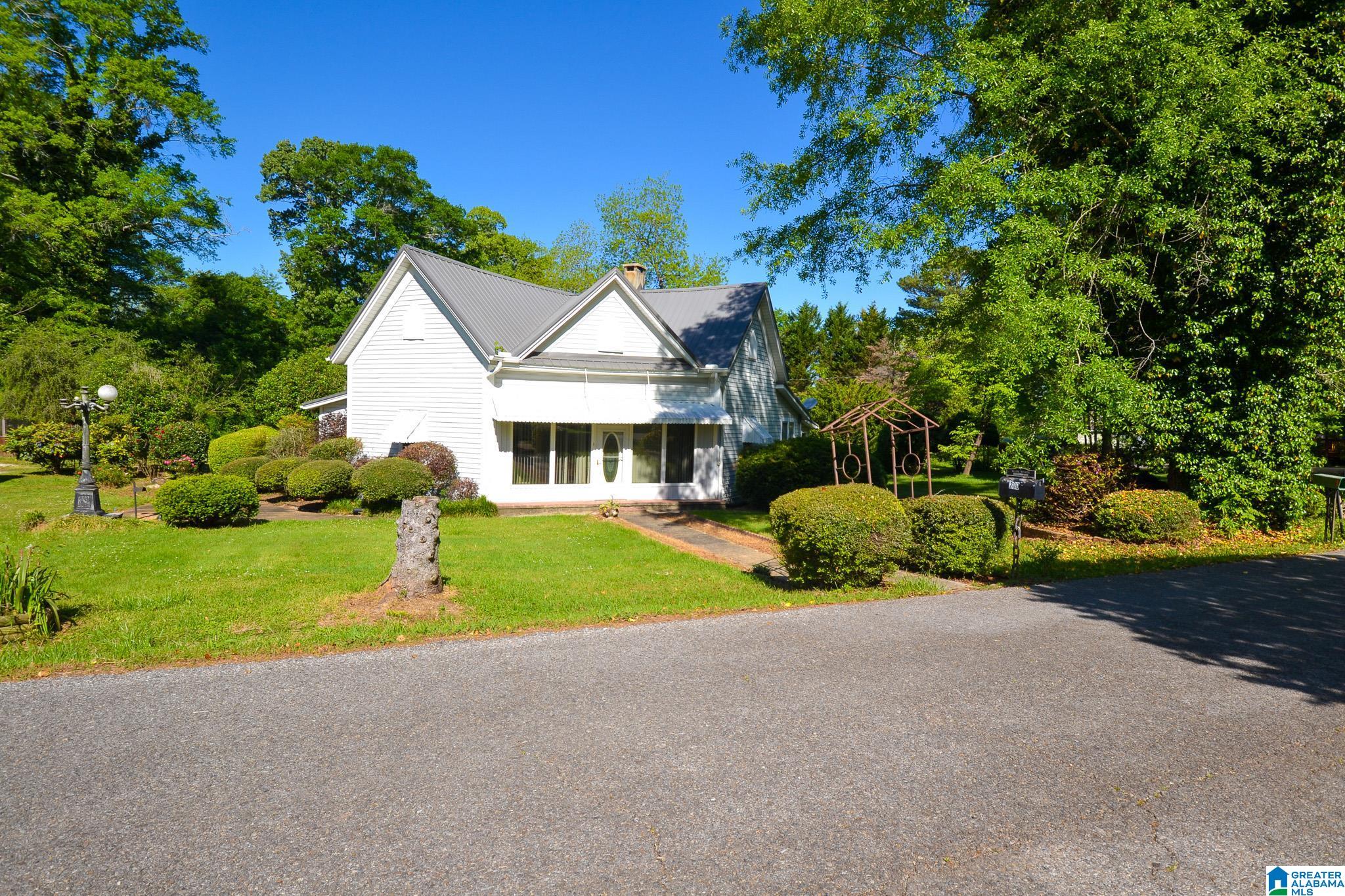 200 Gay Avenue Lineville, AL 36266 - Photo 1 of 54
