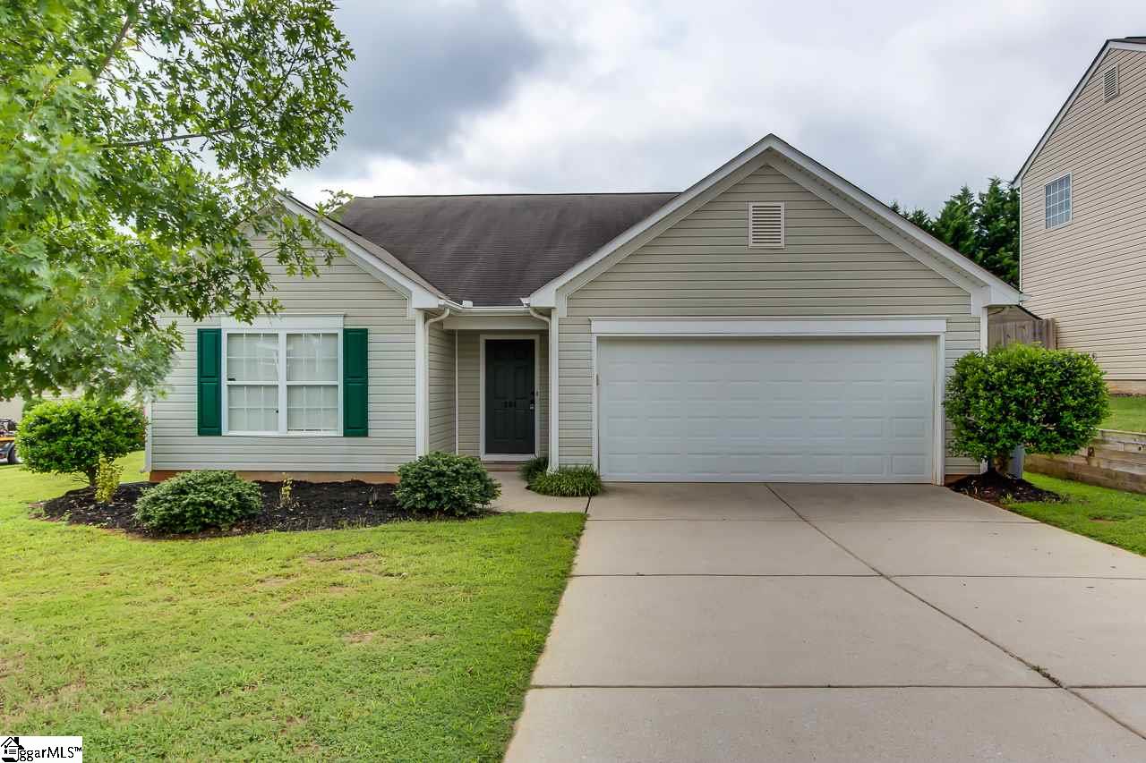 208 Ridgebrook Way Greenville, SC 29605 - Photo 1 of 33 Gallery Image 1