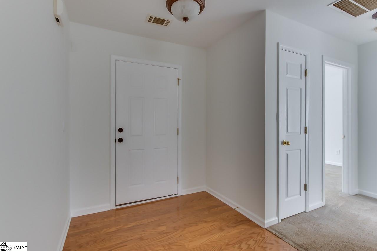 208 Ridgebrook Way Greenville, SC 29605 - Photo 5 of 33 Gallery Image 5