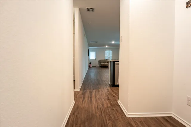 $2,000 | 406 Halfmoon Drive, Lockhart, TX 78644