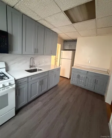 $3,300 | 93-47 202nd Street | Bellaire West