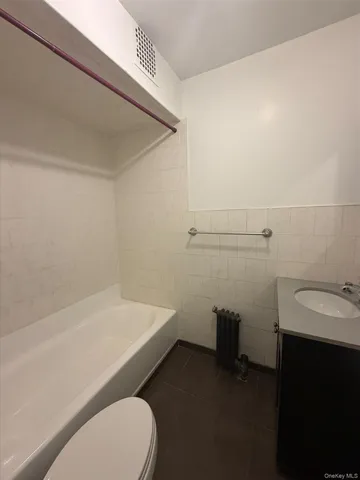 $3,300 | 93-47 202nd Street | Bellaire West