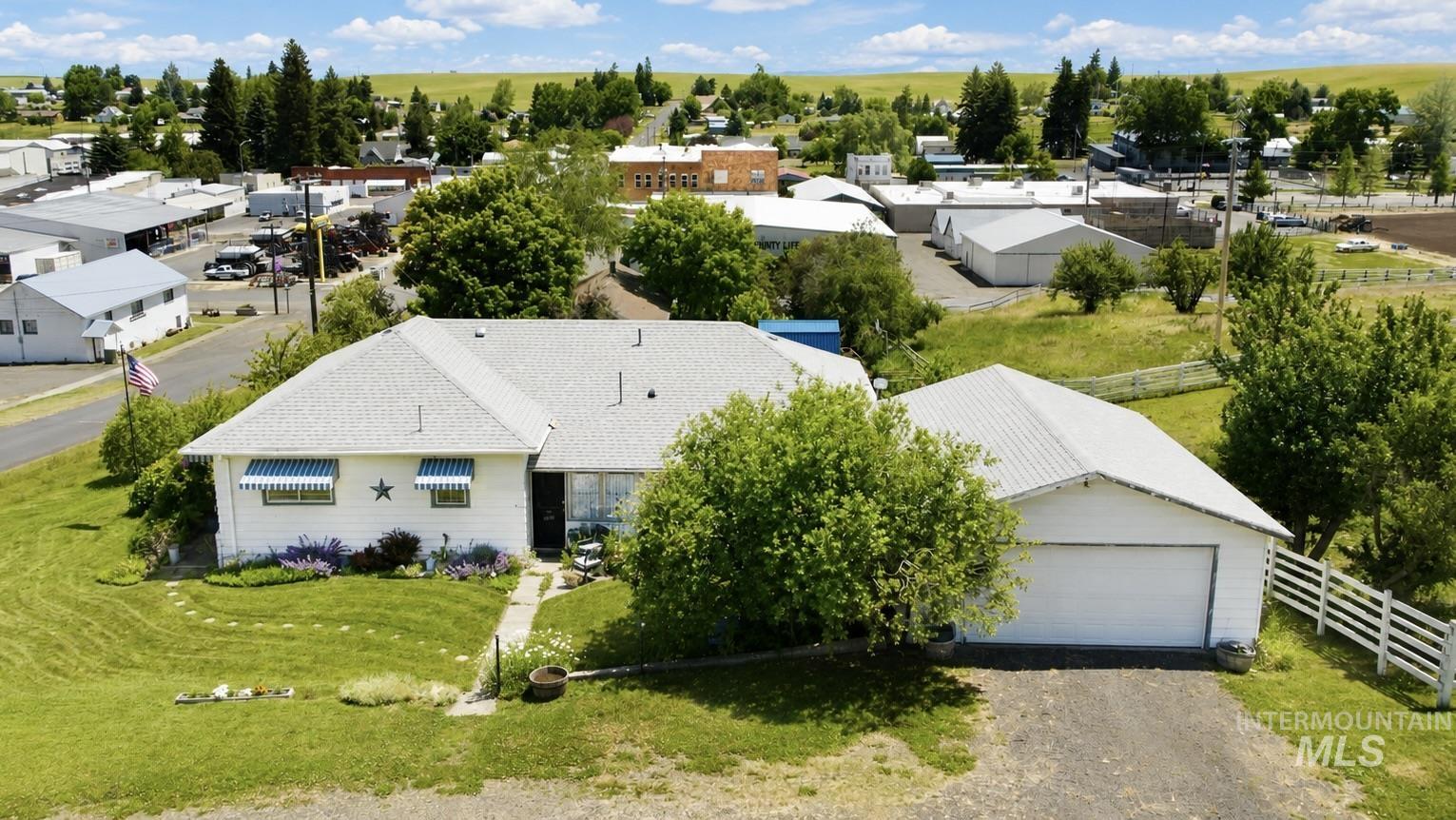 501 Walnut Street Nezperce, ID 83543 - Photo 2 of 37