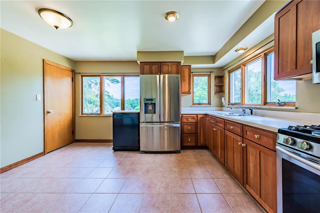 108 Murrysville Road Trafford, PA 15085 - Photo 8 of 25 Gallery Image 8