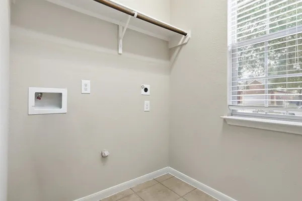 $2,200 | 8911 Headstall Drive, Tomball, TX 77375