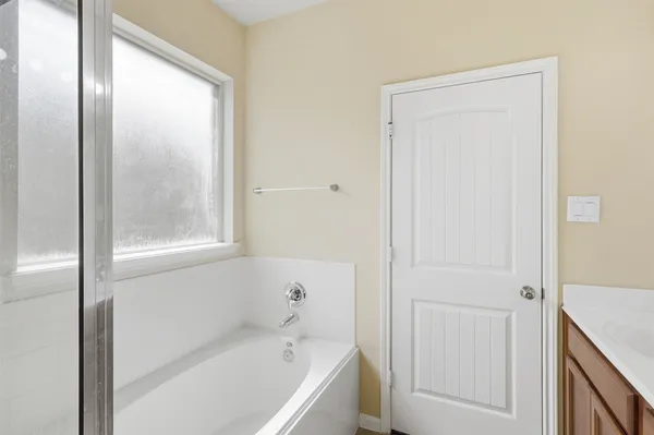 $2,200 | 8911 Headstall Drive, Tomball, TX 77375