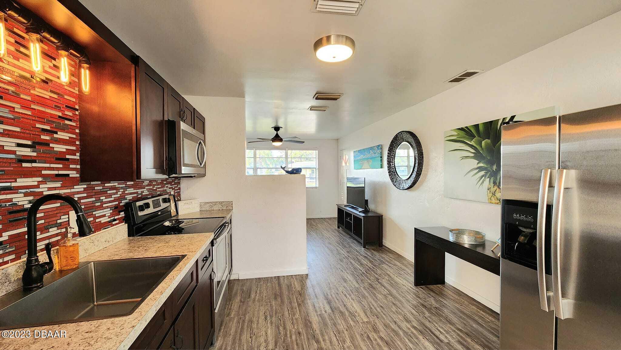 29 Palmetto Drive Ormond Beach, FL 32176 - Photo 12 of 30 Custom back splash