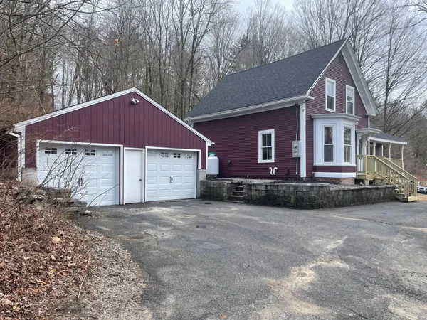 $430,000 | 10 Hillside Avenue, Swanzey, NH 03446
