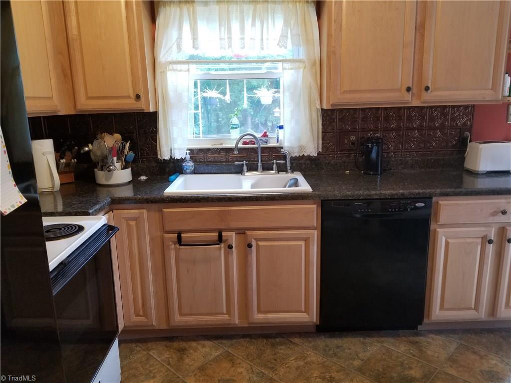 180 Pine Ridge Trail Pinnacle, NC 27043 - Photo 7 of 23 Gallery Image 7