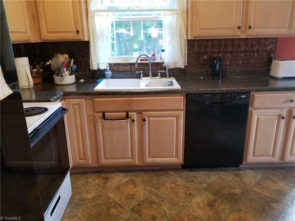 180 Pine Ridge Trail Pinnacle, NC 27043 - Photo 8 of 23 Gallery Image 8