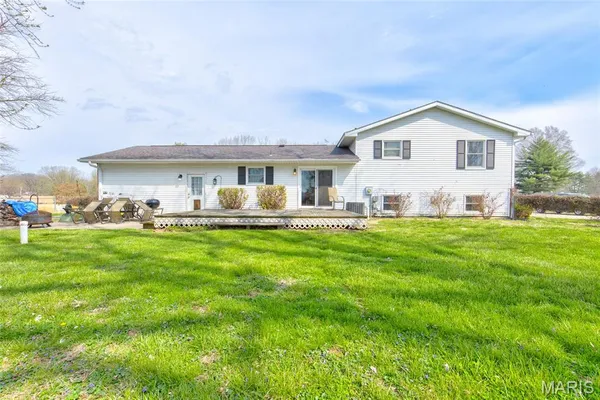 $250,000 | 79 Rolling Meadows Drive, Godfrey, IL 62035