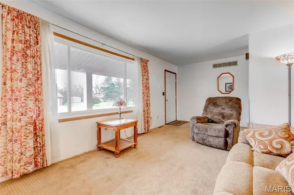 $250,000 | 79 Rolling Meadows Drive, Godfrey, IL 62035