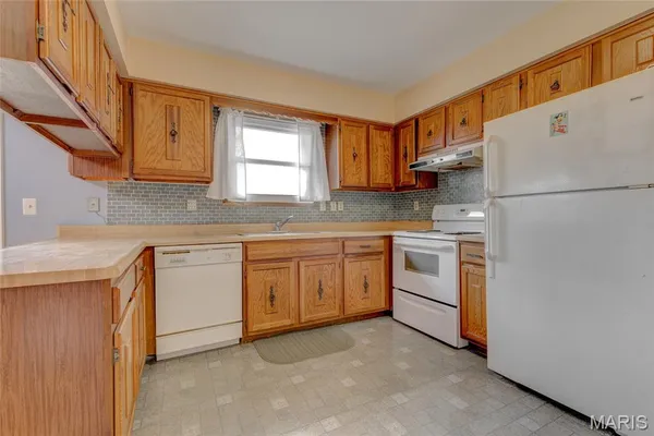 $250,000 | 79 Rolling Meadows Drive, Godfrey, IL 62035